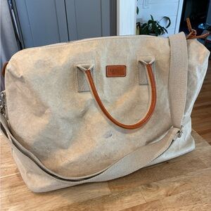 The “paper bag, bag” UASHMAMA Roma Small Weekender in Bone